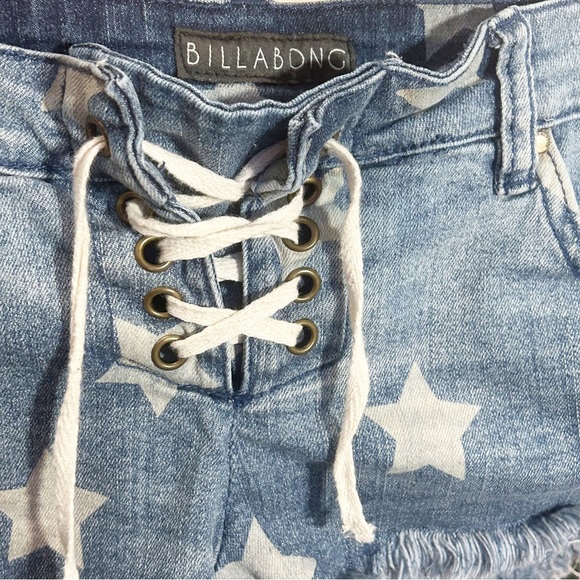 BILLABONG super stretch lace up shorts with star pattern- size xs - Picture 3 of 3